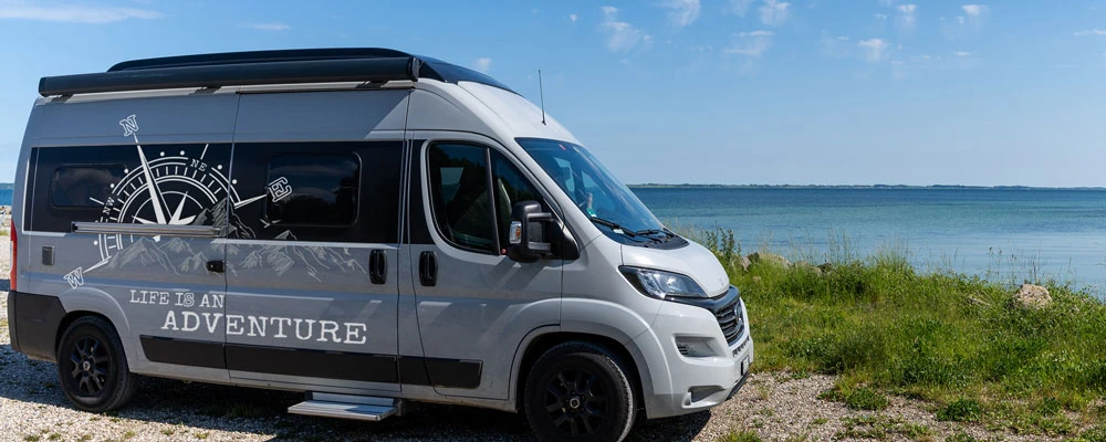 Wohnmobil Aufkleber: Die Kunst der individuellen Fahrzeuggestaltung